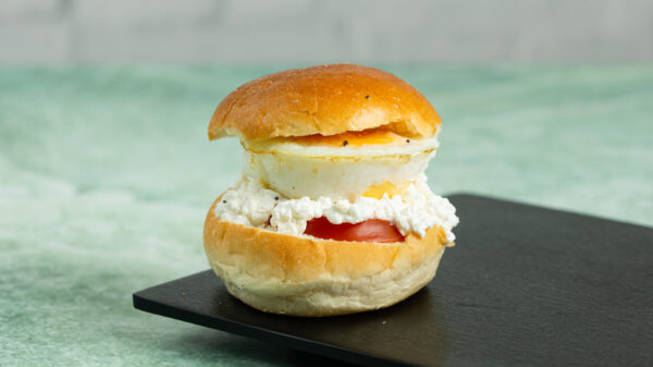 Ψωμί: Brioche Γέμιση: Αυγό, Cottage Cheese